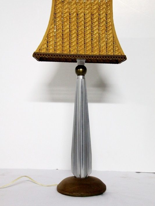 Exótica y preciosa lampara de mesa