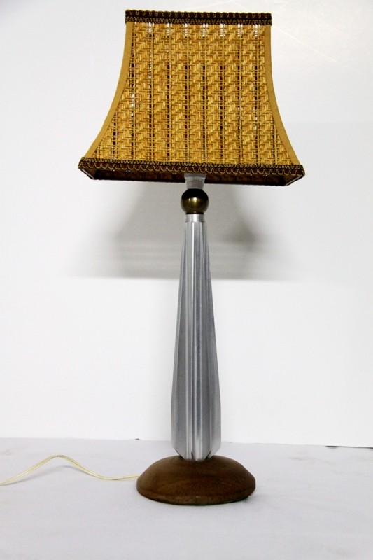 Exótica y preciosa lampara de mesa